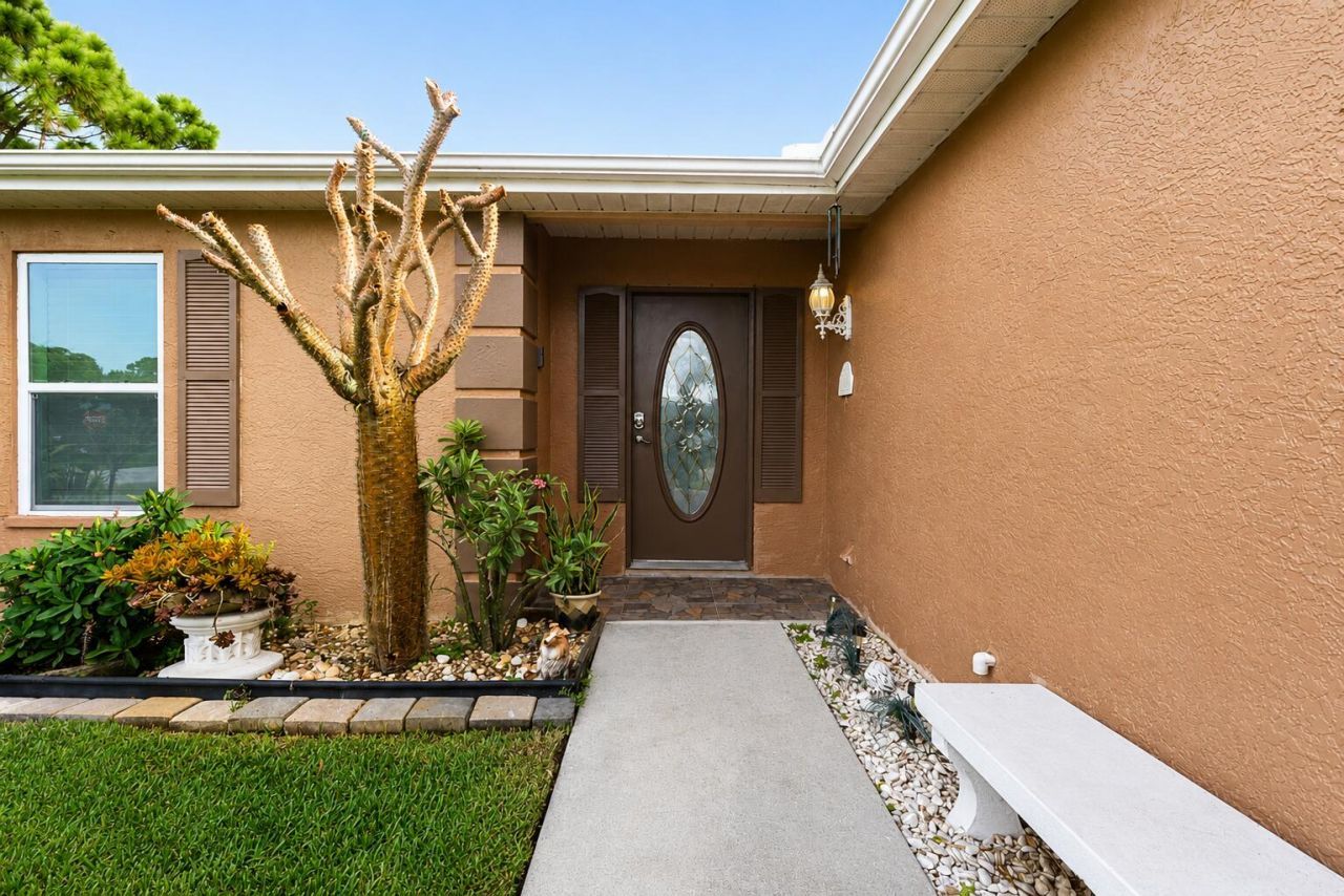 397 SW Ray Avenue, Port Saint Lucie, FL 34983 Photo