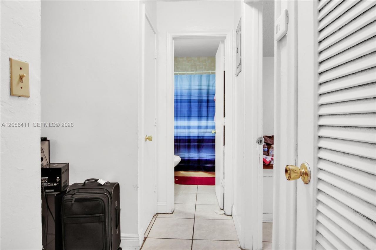 4020 NW 31st Ter , Unit 1-5, Lauderdale Lakes, FL 33309 Photo