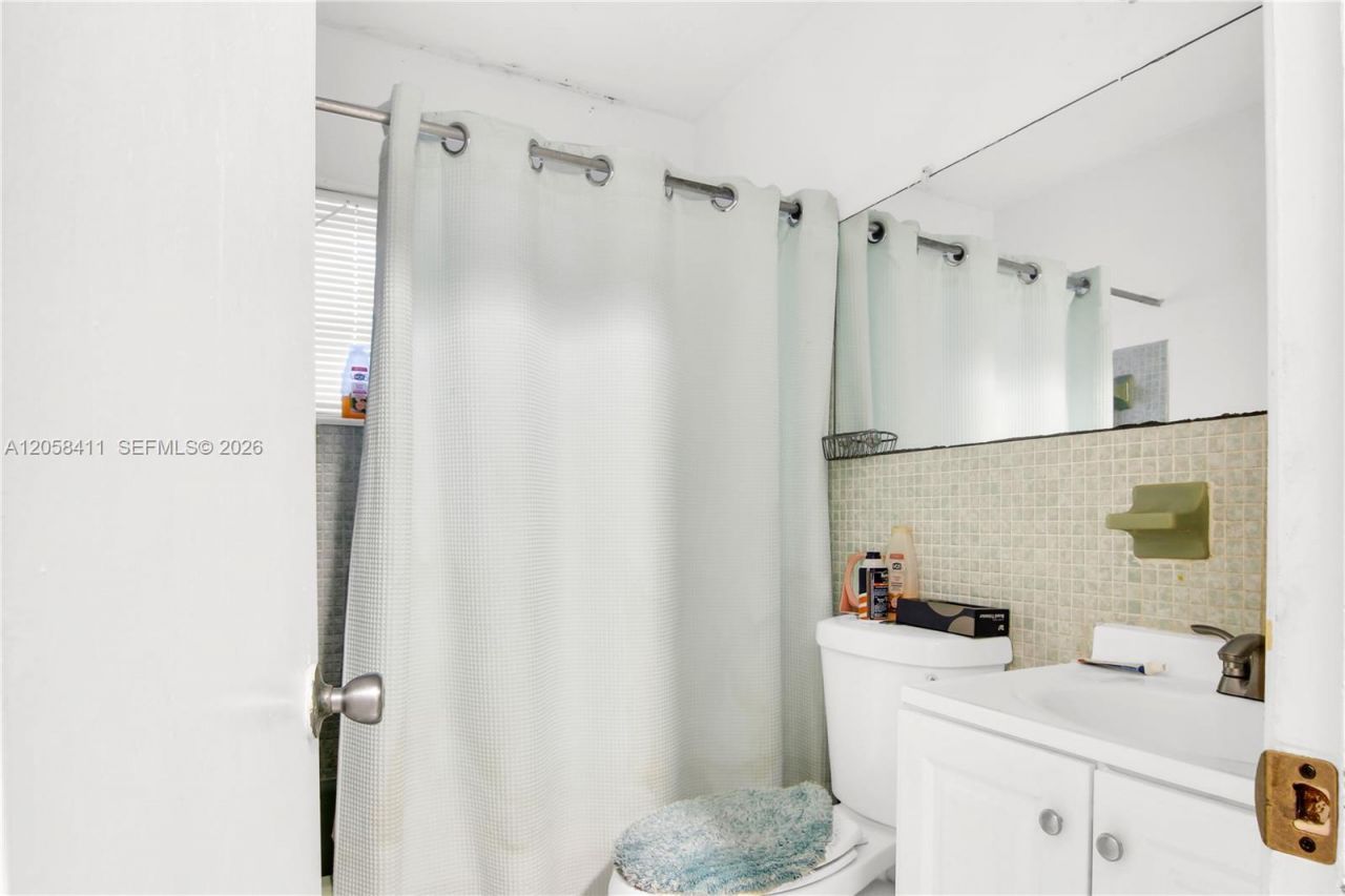 4020 NW 31st Ter , Unit 1-5, Lauderdale Lakes, FL 33309 Photo