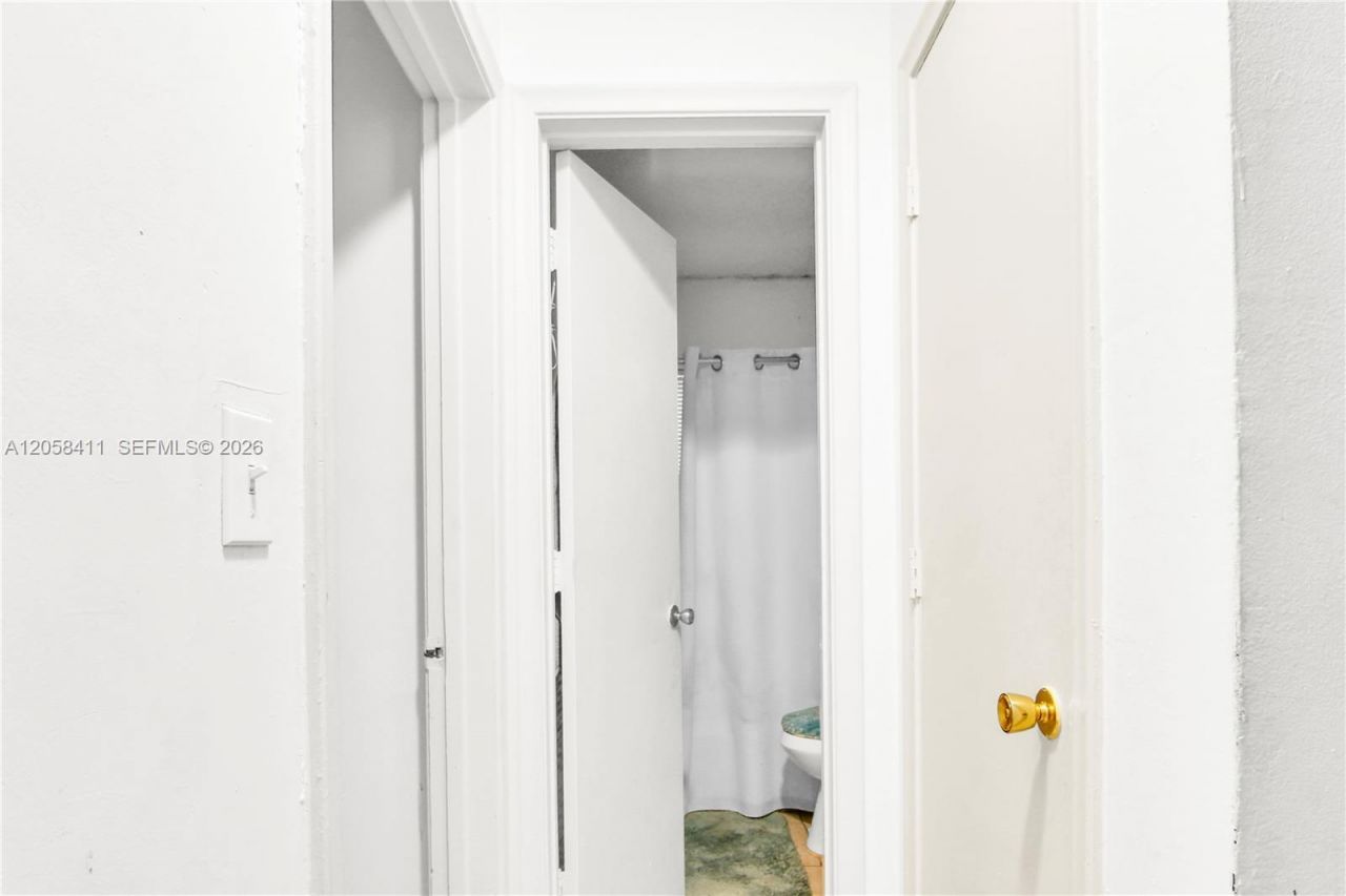 4020 NW 31st Ter , Unit 1-5, Lauderdale Lakes, FL 33309 Photo