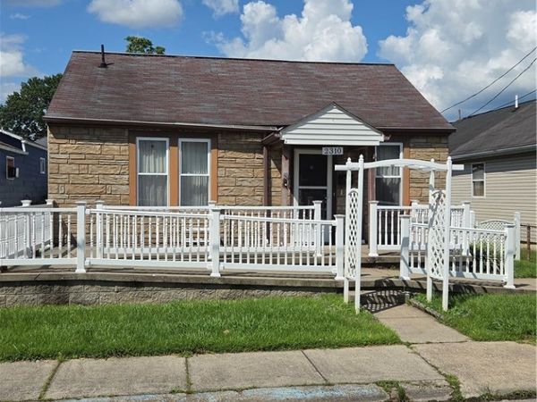 2310 McKinley Avenue, St Albans, WV 25177