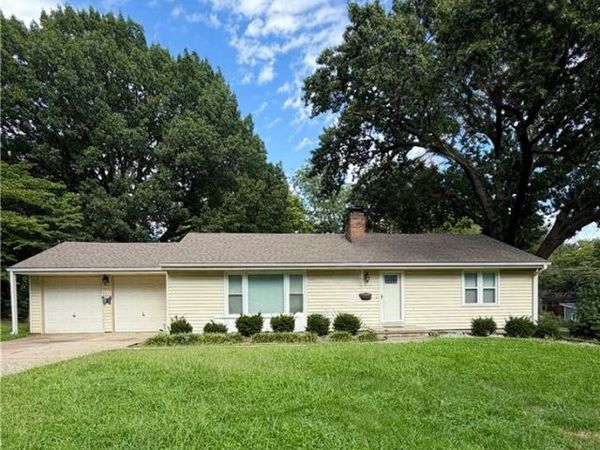 8413 Russell Street, Overland Park, KS 66212