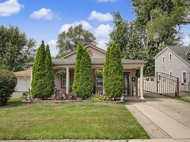 8299 Robindale Avenue, Dearborn Heights, Mi 48127