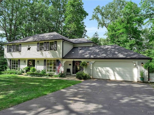 4 Fawn Terrace, Orchard Park, NY 14127