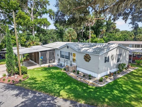 704 KIMBERLY AVENUE , LEESBURG, FL 34788
