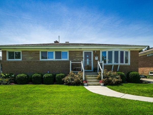 7005 W Sunnyside Avenue , Norridge, IL 60706