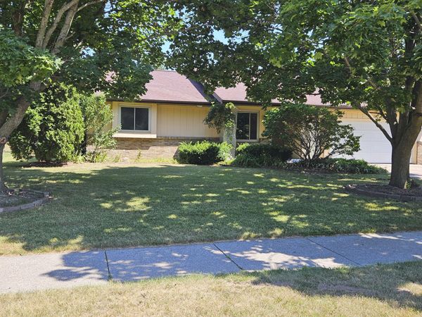 141 Ida Red, Sparta, MI 49345