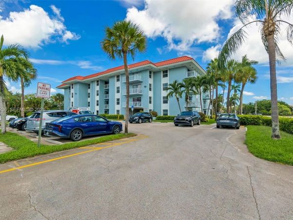 505 S Pine Island Rd , Unit B207, Plantation, FL 33324