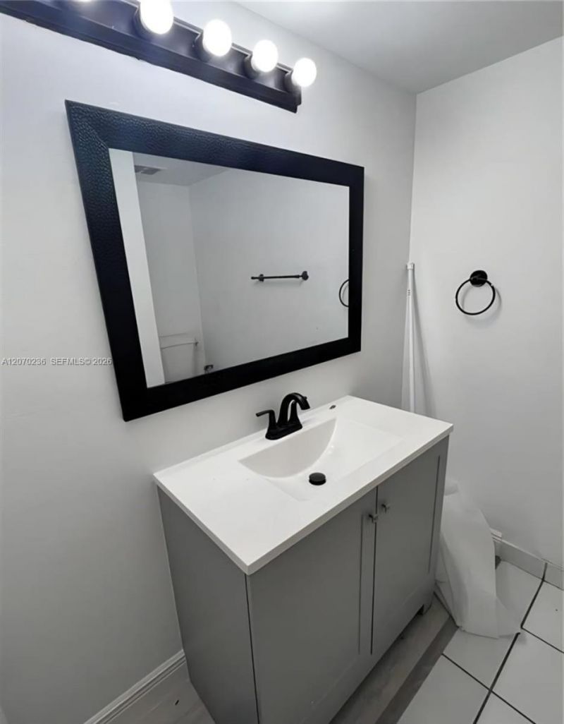 505 S Pine Island Rd , Unit B207, Plantation, FL 33324 Photo