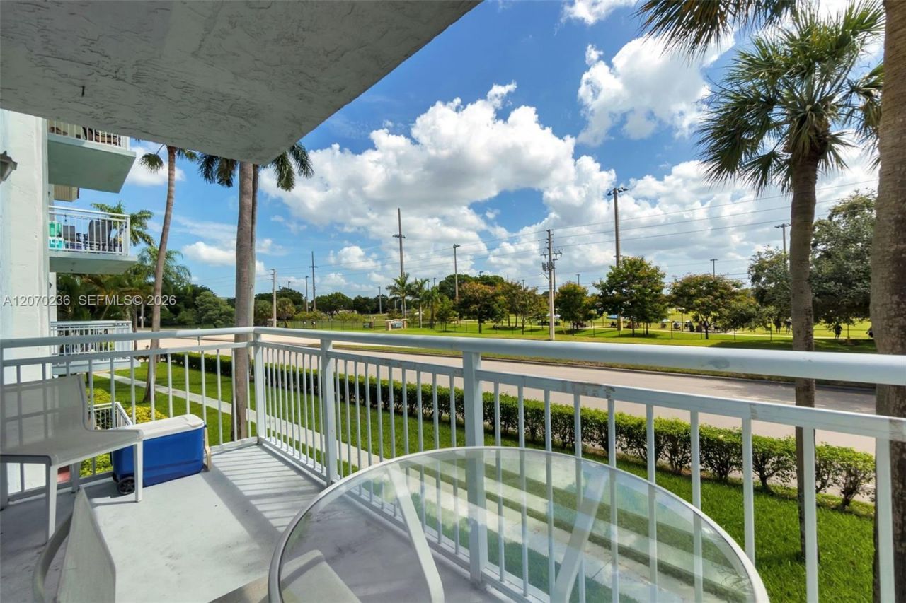 505 S Pine Island Rd , Unit B207, Plantation, FL 33324 Photo