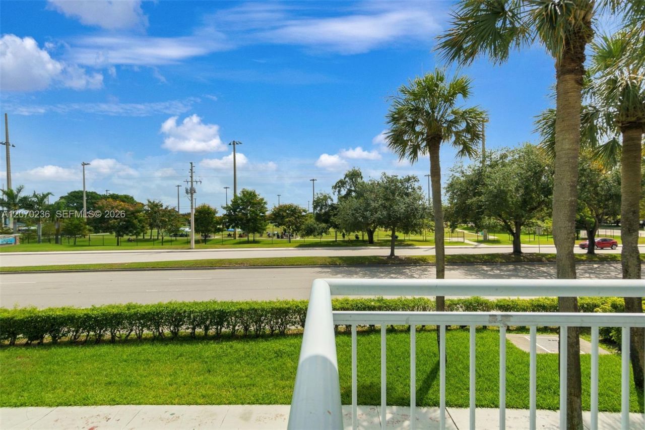 505 S Pine Island Rd , Unit B207, Plantation, FL 33324 Photo