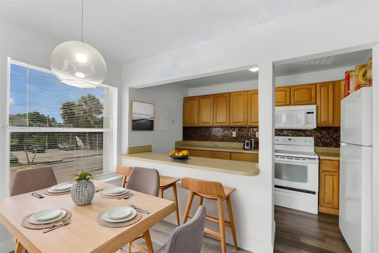 505 S Pine Island Rd , Unit B207, Plantation, FL 33324 Photo