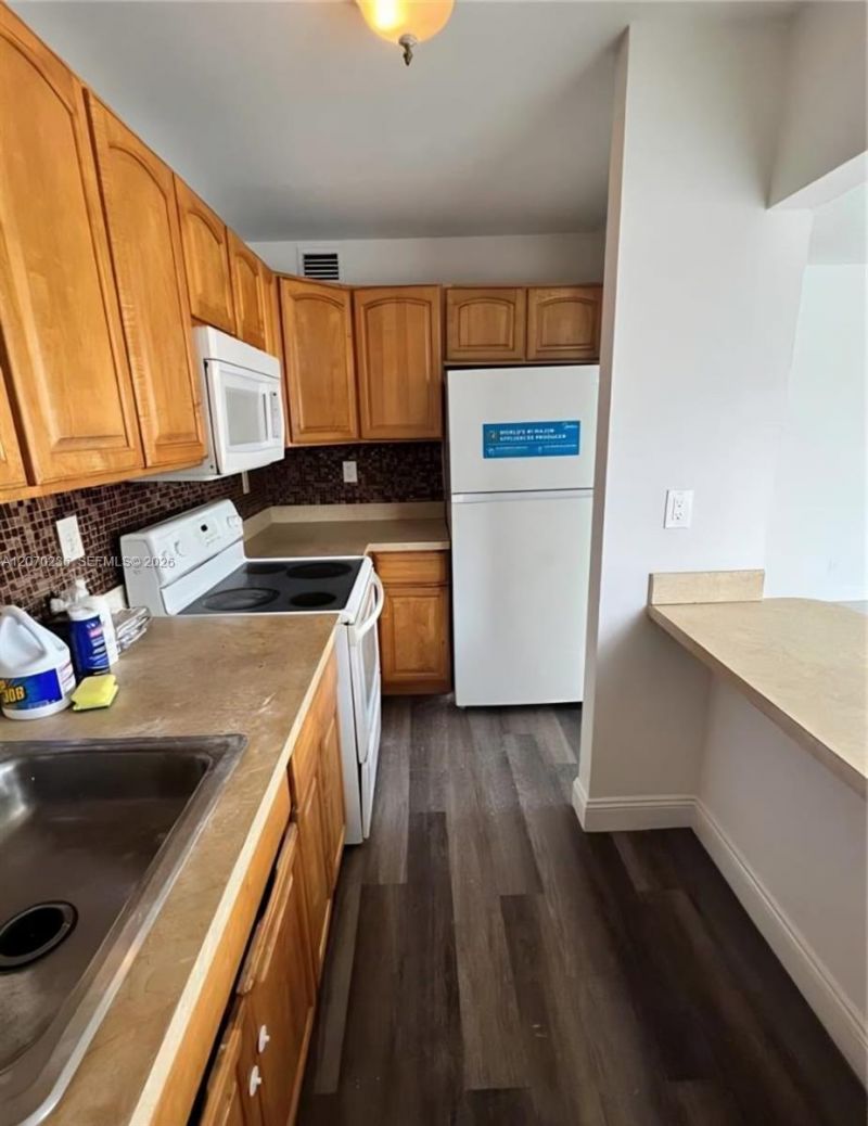 505 S Pine Island Rd , Unit B207, Plantation, FL 33324 Photo