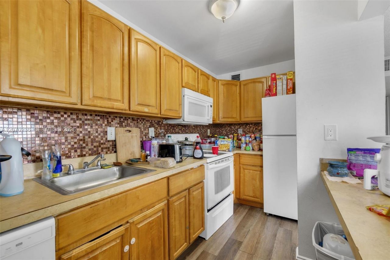 505 S Pine Island Rd , Unit B207, Plantation, FL 33324 Photo