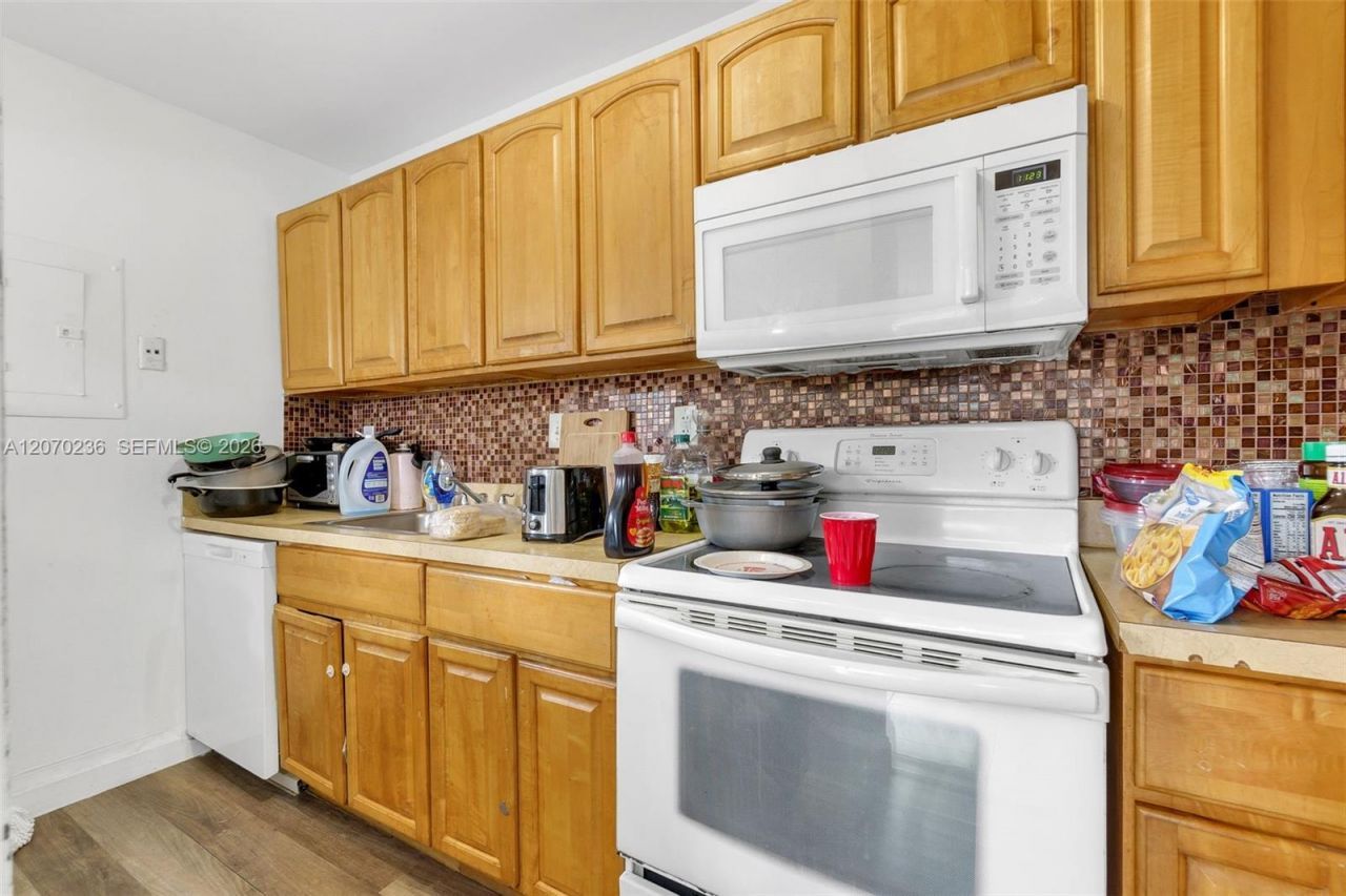 505 S Pine Island Rd , Unit B207, Plantation, FL 33324 Photo