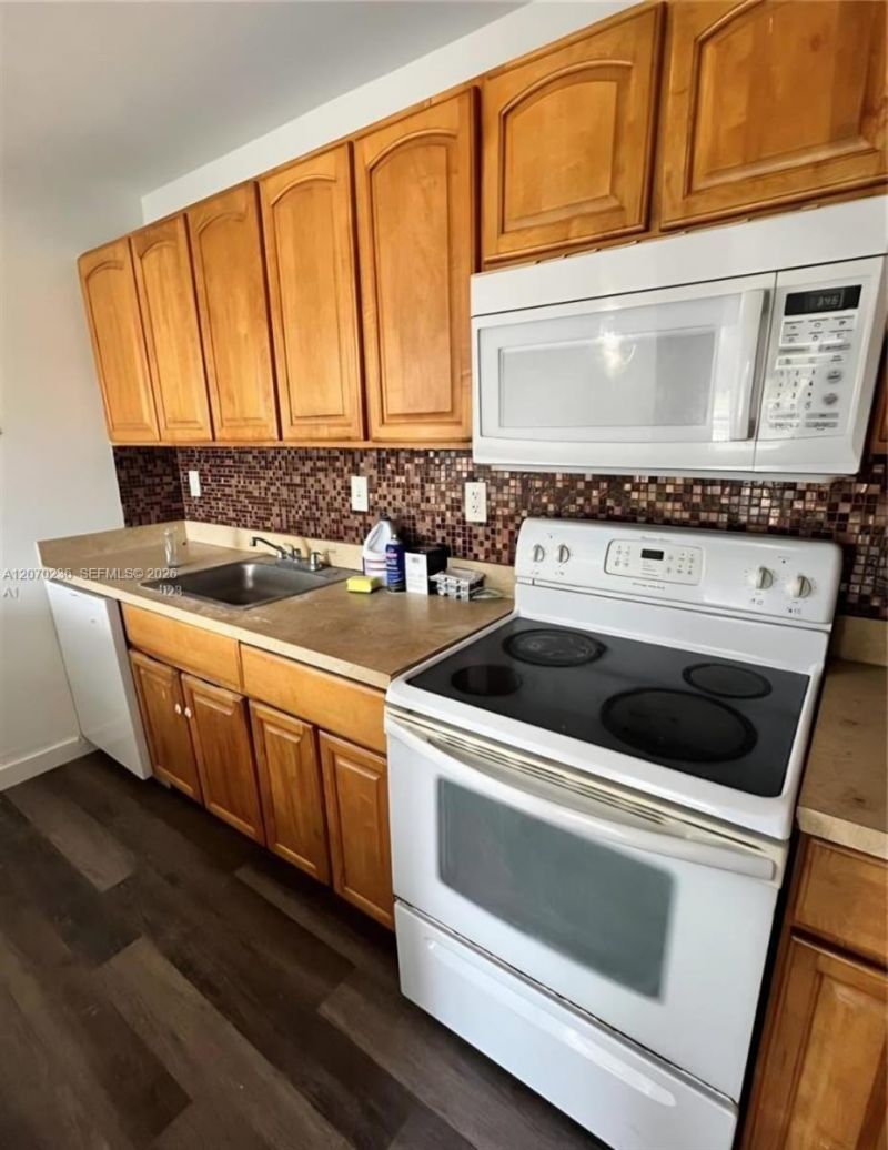 505 S Pine Island Rd , Unit B207, Plantation, FL 33324 Photo