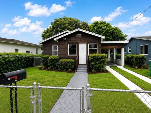 2978 NW 52nd St , Miami, FL 33142