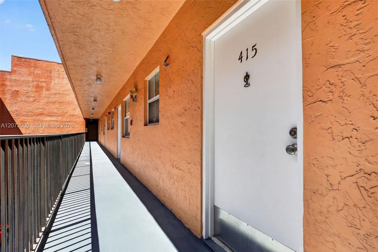 199 SW 12th Ave , Unit 415B, Miami, FL 33130 Photo