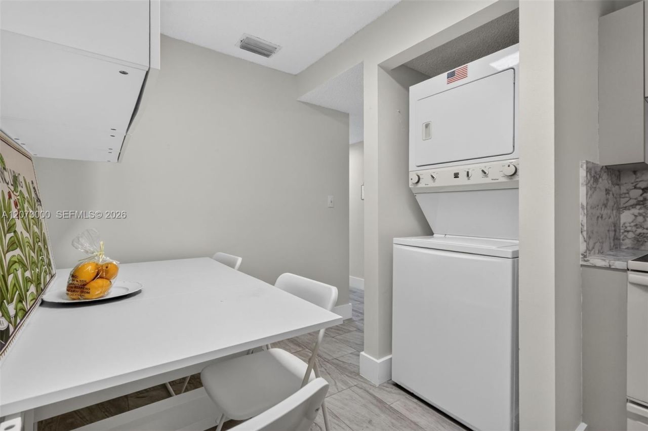 199 SW 12th Ave , Unit 415B, Miami, FL 33130 Photo