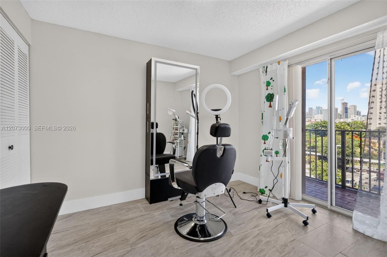 199 SW 12th Ave , Unit 415B, Miami, FL 33130 Photo
