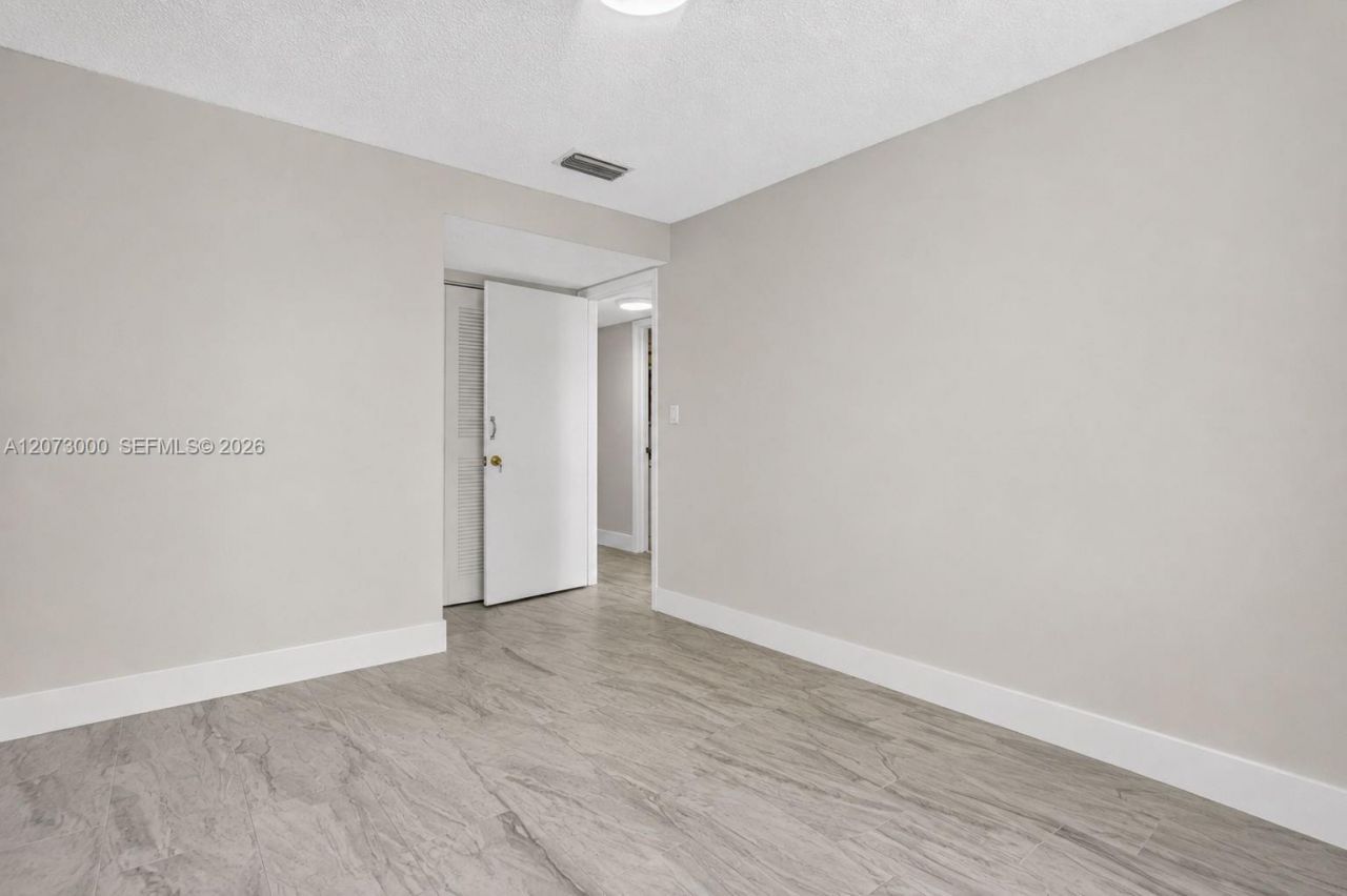 199 SW 12th Ave , Unit 415B, Miami, FL 33130 Photo