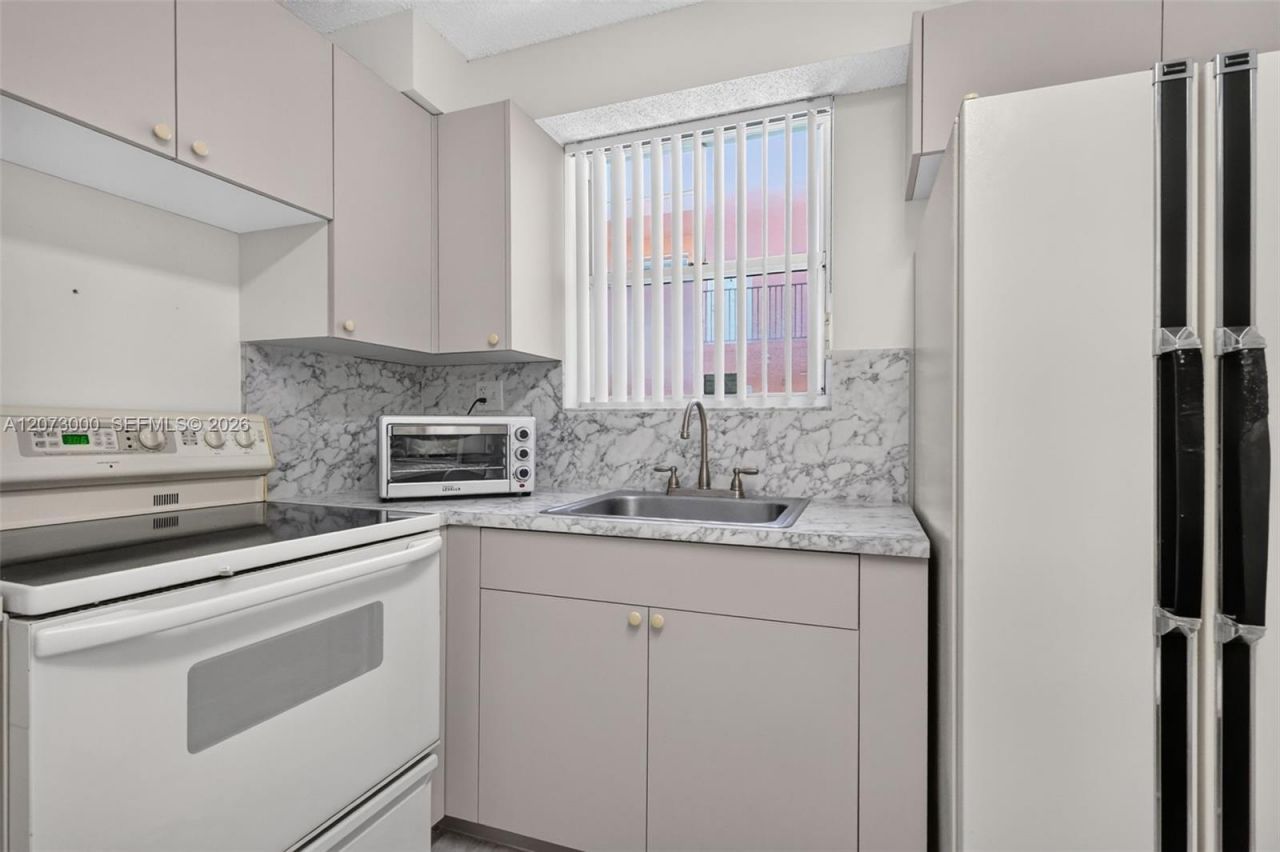 199 SW 12th Ave , Unit 415B, Miami, FL 33130 Photo