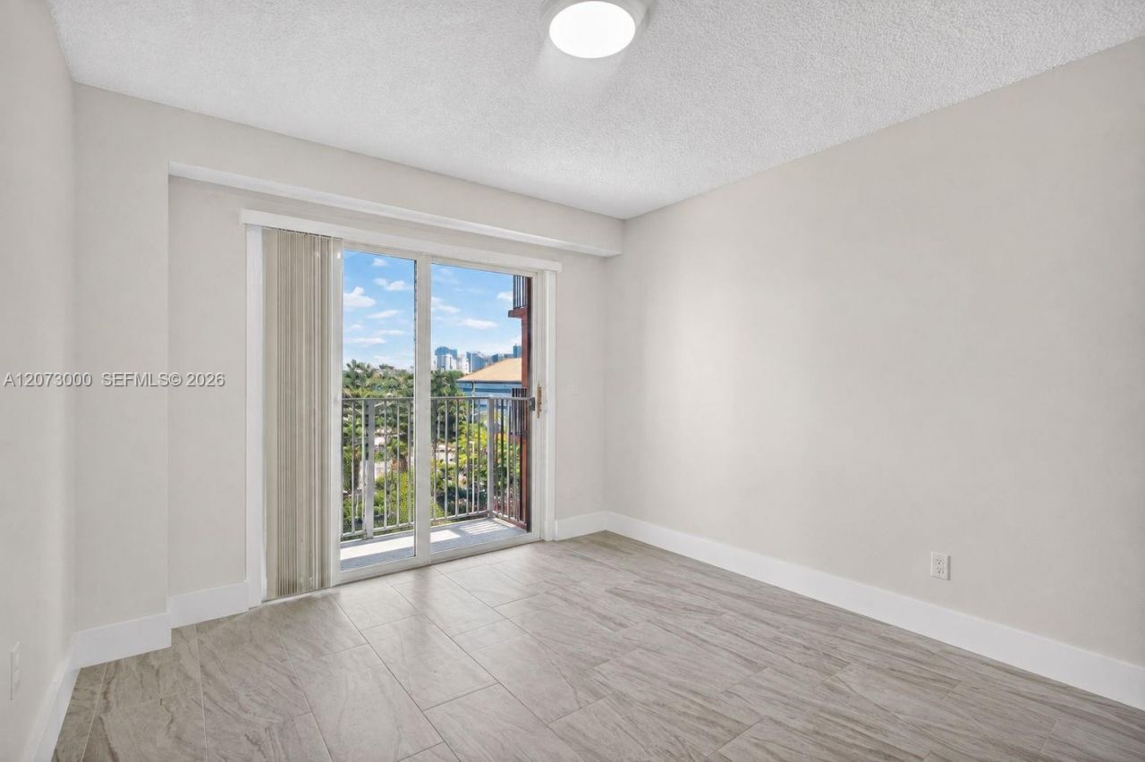 199 SW 12th Ave , Unit 415B, Miami, FL 33130 Photo