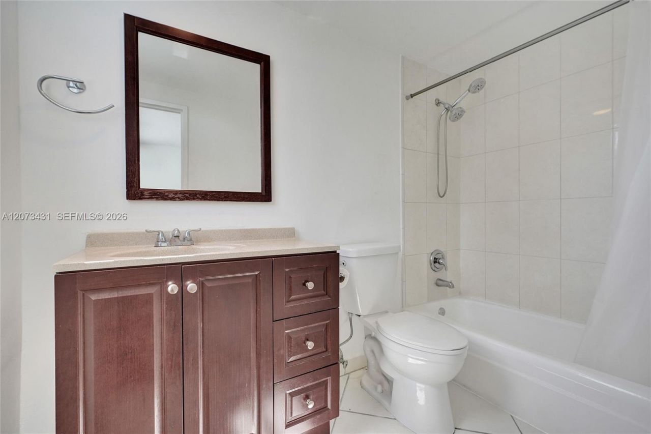 10350 W Bay Harbor Dr, Unit 3G, Bay Harbor Islands, FL 33154 Photo