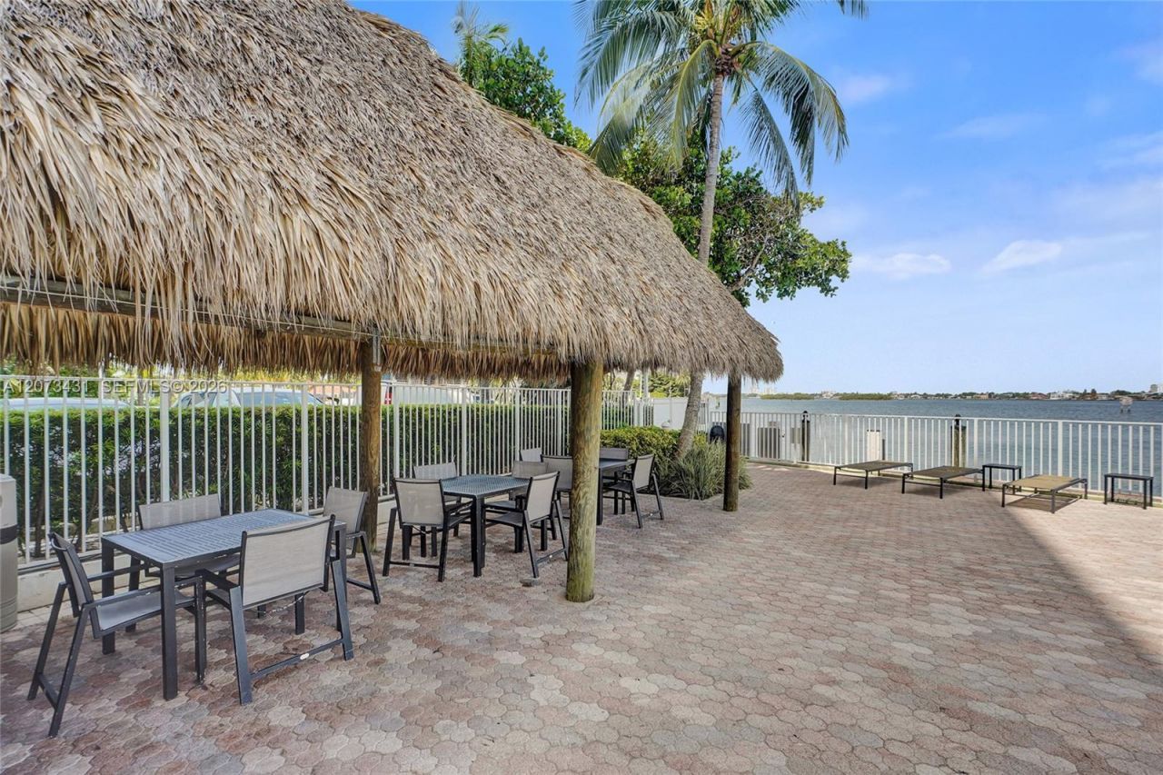 10350 W Bay Harbor Dr, Unit 3G, Bay Harbor Islands, FL 33154 Photo