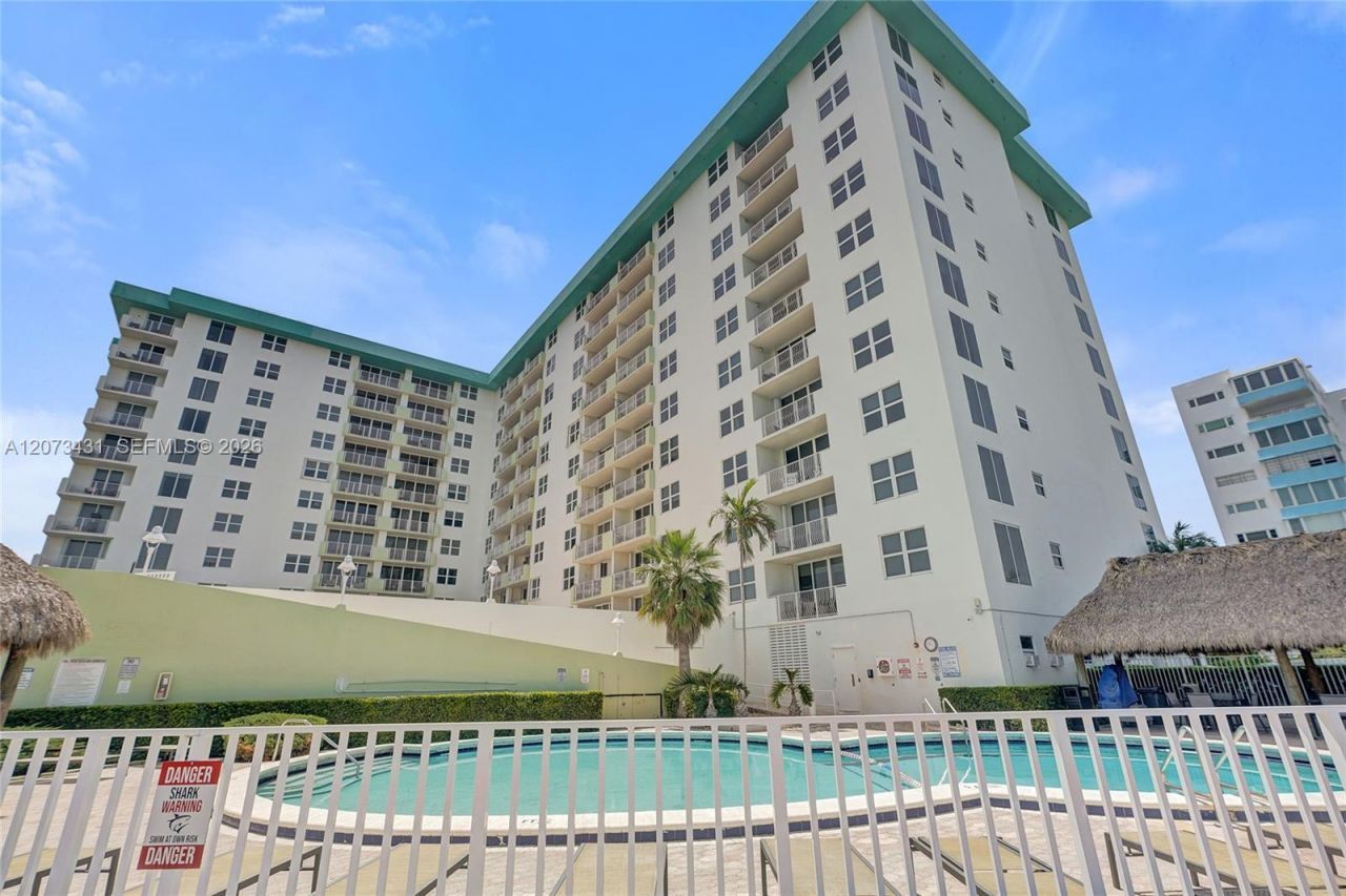 10350 W Bay Harbor Dr, Unit 3G, Bay Harbor Islands, FL 33154 Photo