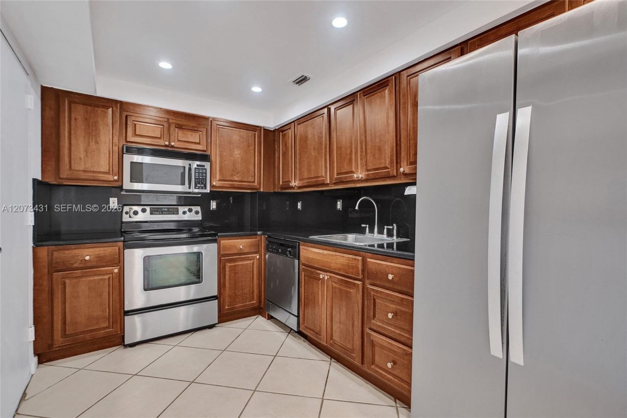 10350 W Bay Harbor Dr, Unit 3G, Bay Harbor Islands, FL 33154 Photo