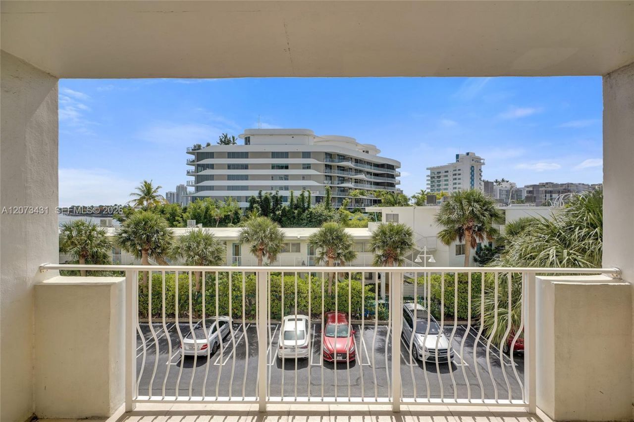 10350 W Bay Harbor Dr, Unit 3G, Bay Harbor Islands, FL 33154 Photo