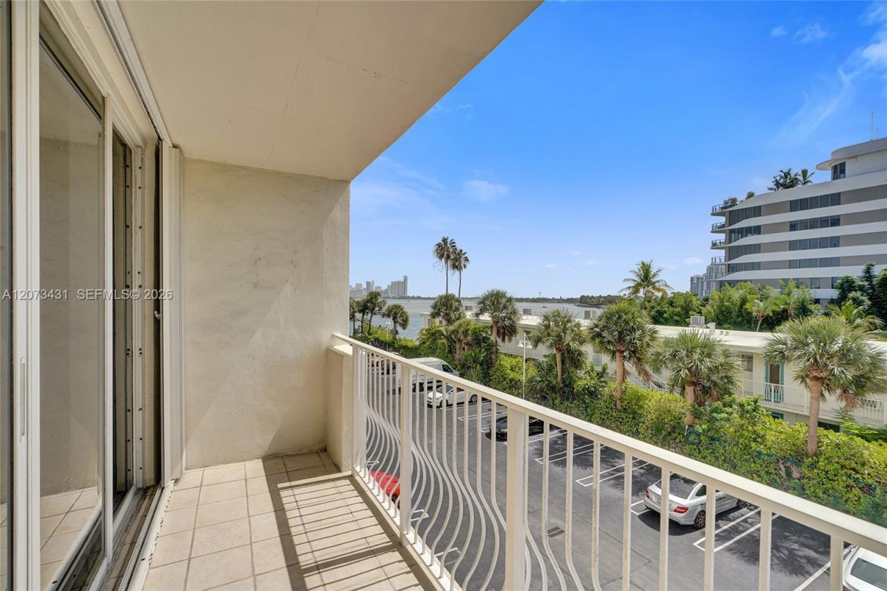 10350 W Bay Harbor Dr, Unit 3G, Bay Harbor Islands, FL 33154 Photo