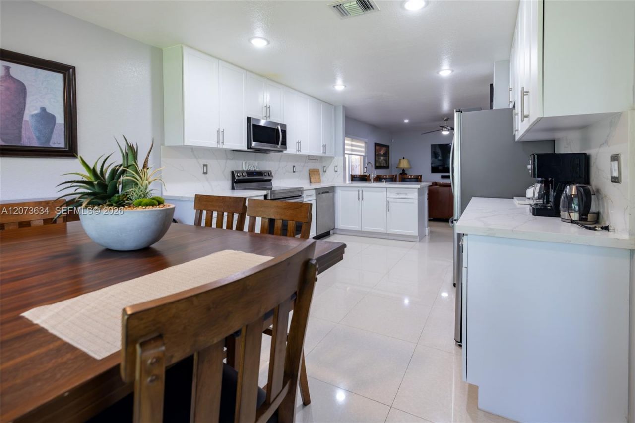 23706 SW 108th Pl , Homestead, FL 33032 Photo