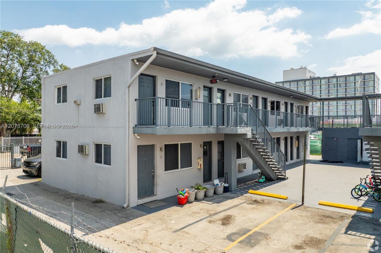 734 NW 80th St , Unit 2, Miami, FL 33150 Photo
