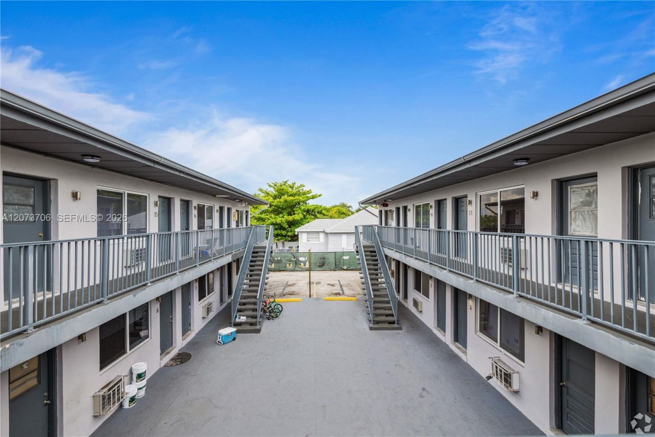 734 NW 80th St , Unit 2, Miami, FL 33150 Photo