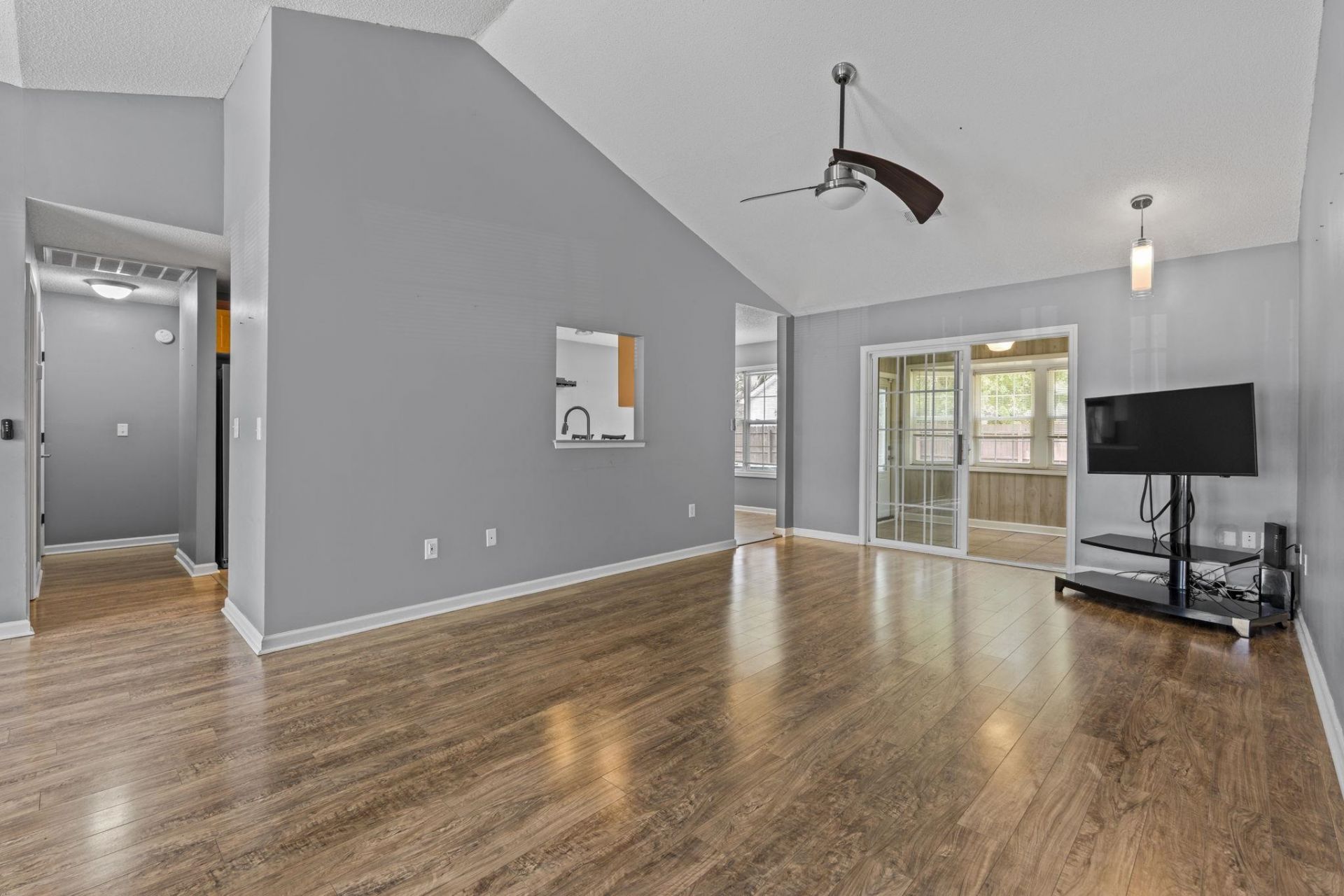 2295 Seaford Dr. Photo 13