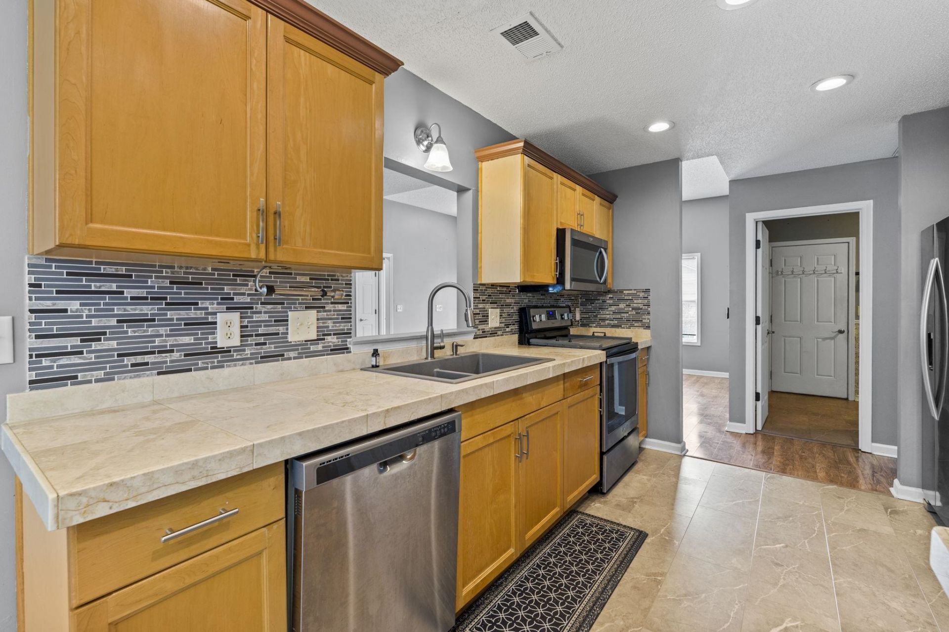 2295 Seaford Dr. Photo 16