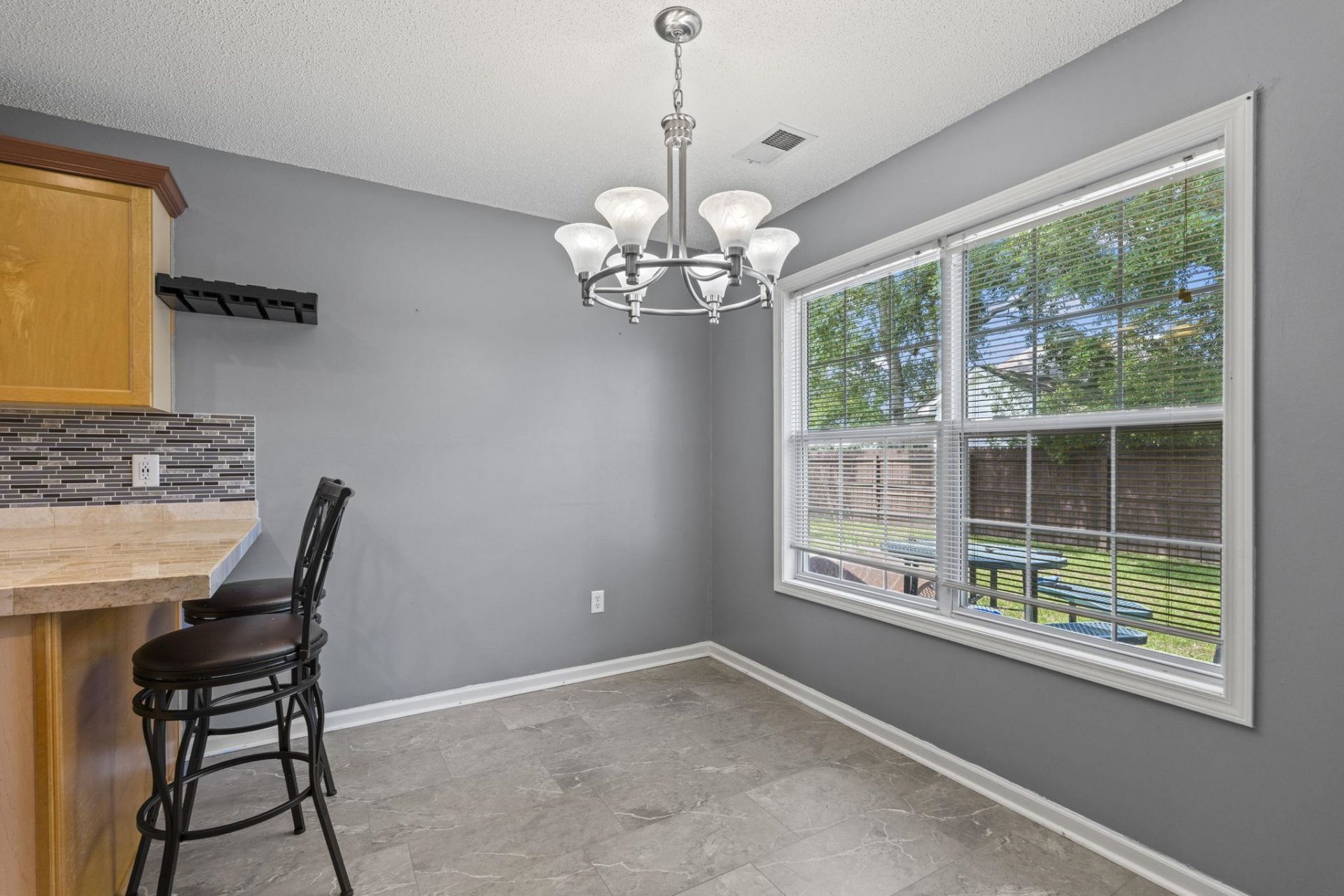 2295 Seaford Dr. Photo 20