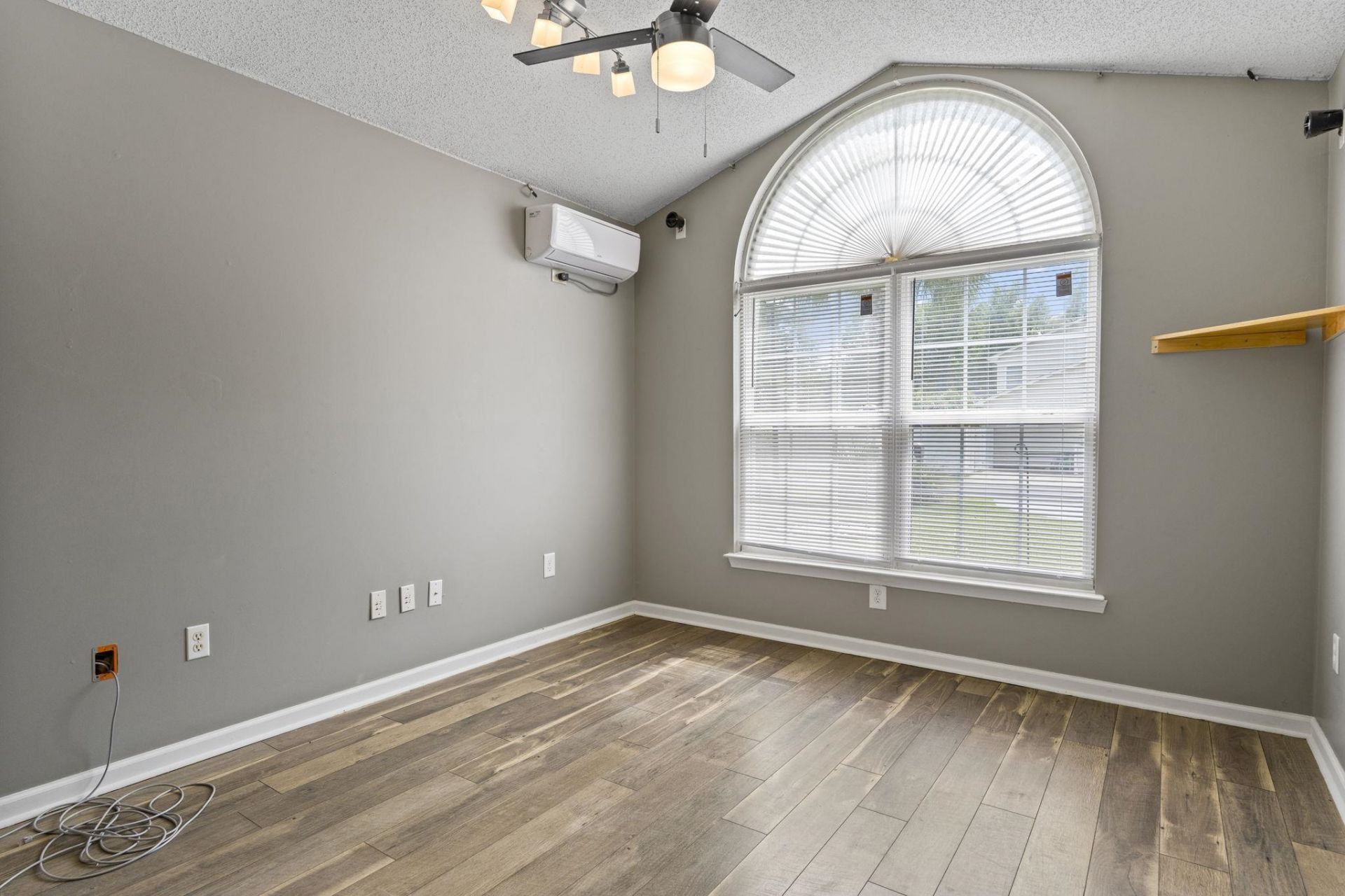 2295 Seaford Dr. Photo 32