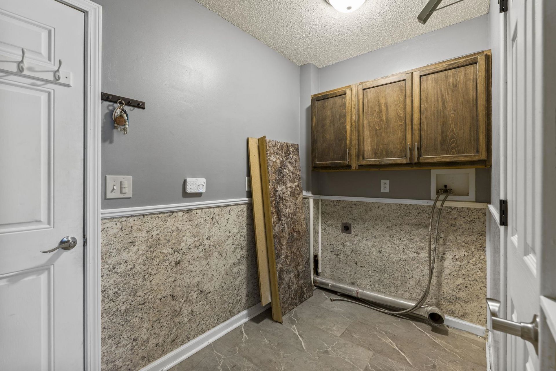 2295 Seaford Dr. Photo 35