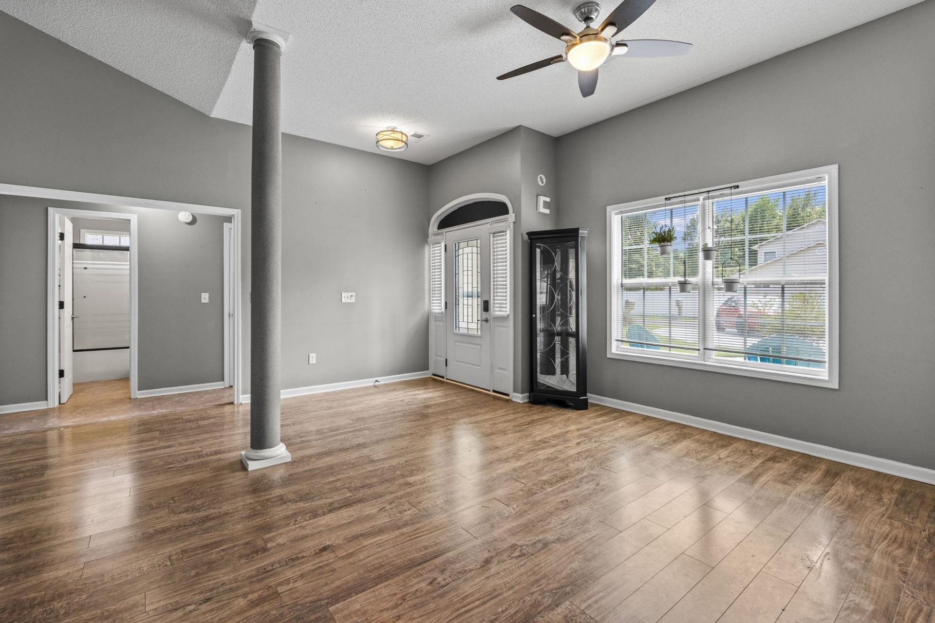 2295 Seaford Dr. Photo 6