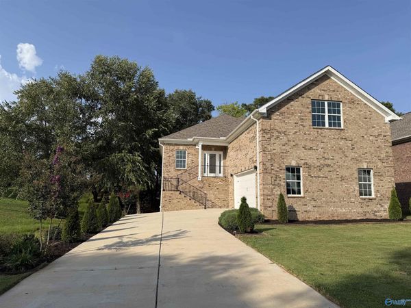 341 Summit Lakes Drive, Athens, AL 35613