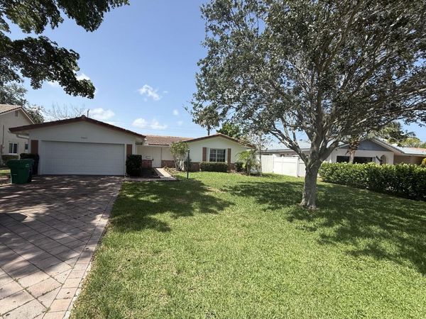 7823 NW 40TH Street, Coral Springs, FL 33065