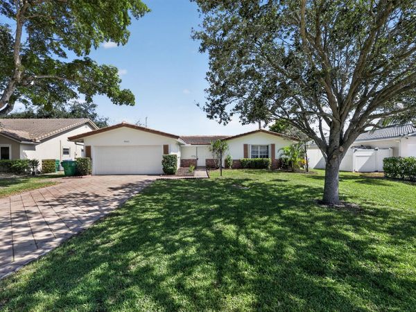 7823 NW 40TH Street, Coral Springs, FL 33065