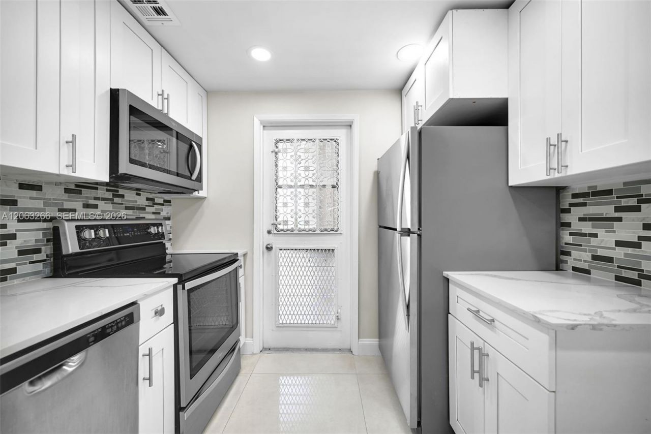 3200 N Palm Aire Dr , Unit 610, Pompano Beach, FL 33069 Photo