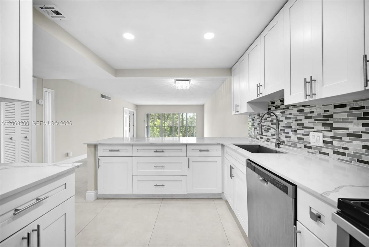 3200 N Palm Aire Dr , Unit 610, Pompano Beach, FL 33069 Photo