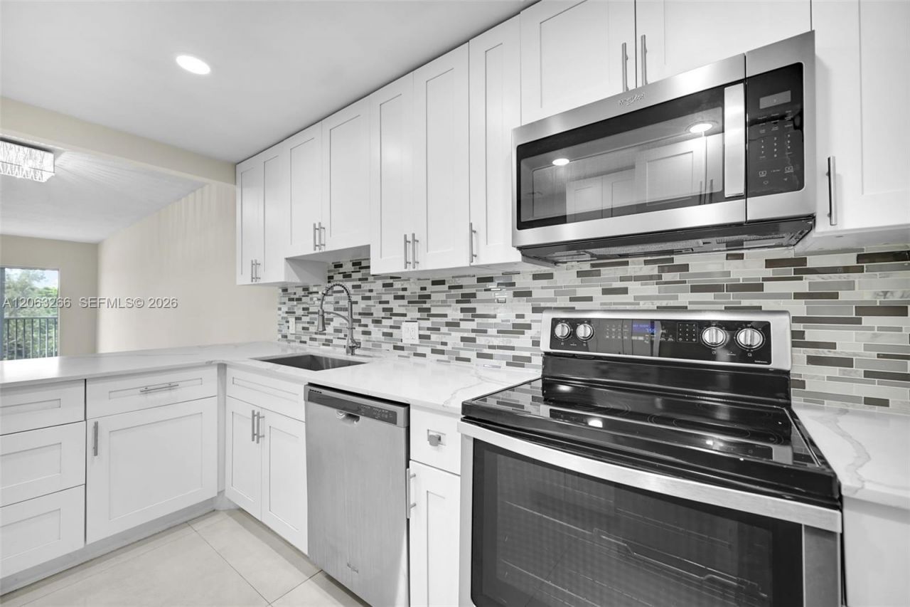 3200 N Palm Aire Dr , Unit 610, Pompano Beach, FL 33069 Photo