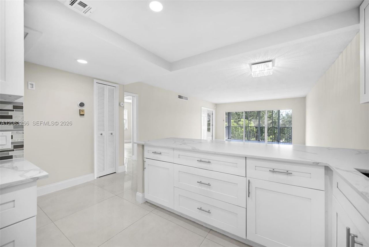 3200 N Palm Aire Dr , Unit 610, Pompano Beach, FL 33069 Photo