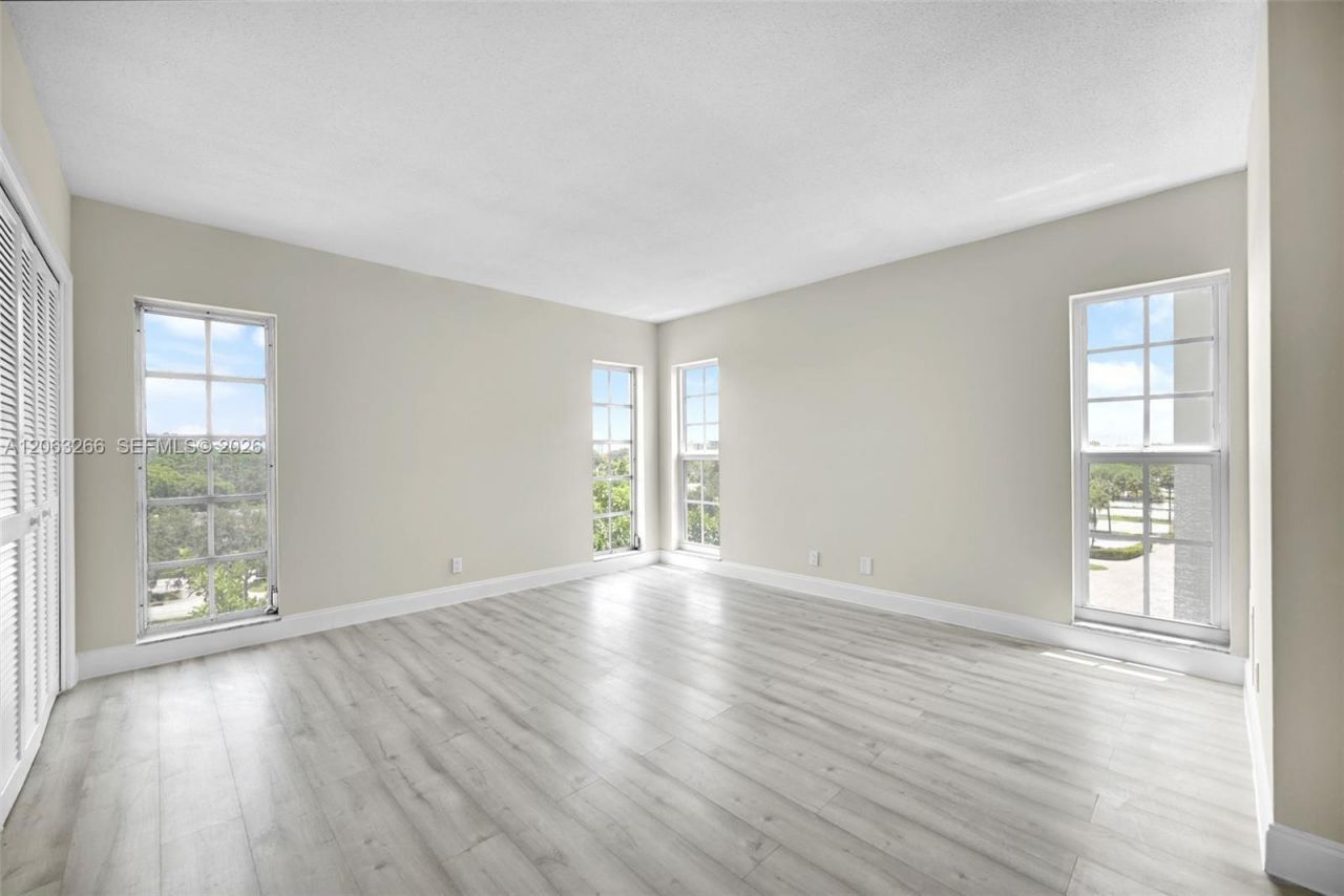 3200 N Palm Aire Dr , Unit 610, Pompano Beach, FL 33069 Photo